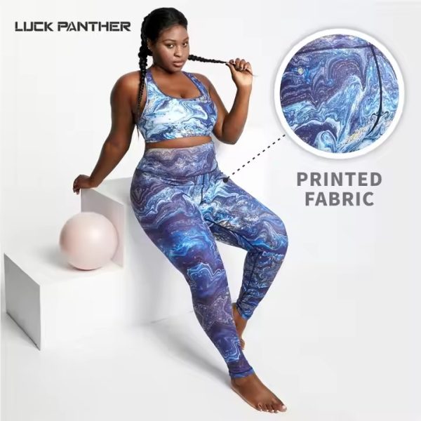 Plus Size Yoga Set | Halter Top and High Waist Leggings 1 Plus Size Yoga Set (4)