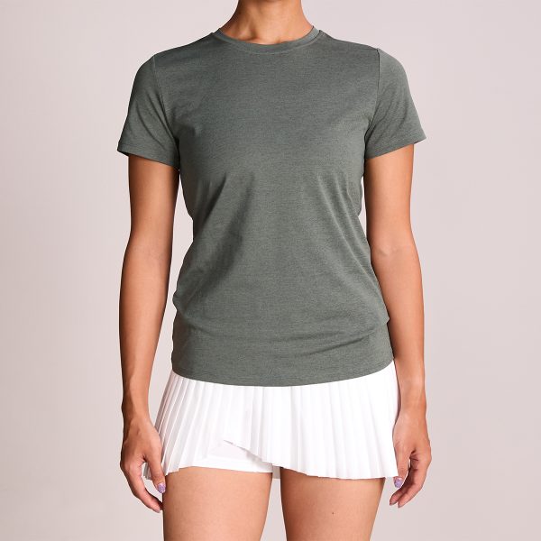 Women’s Fitted Sports Tee for Training and Casual Wear 1 Fitted Sports Tee (2)