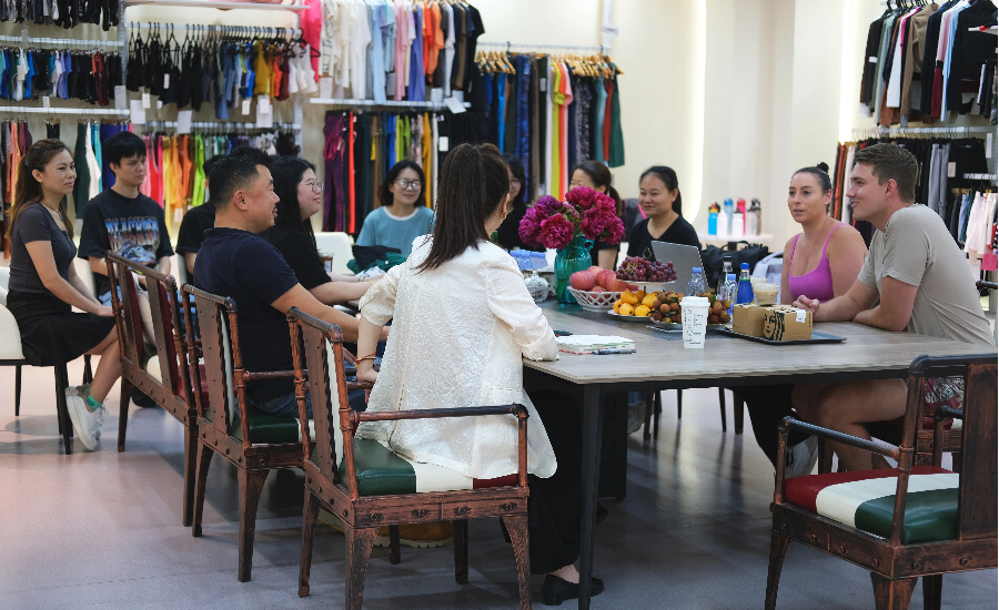 How to Get an Accurate Quote From a Custom Sportswear Manufacturer 3 Clear Communication with sportswear factory